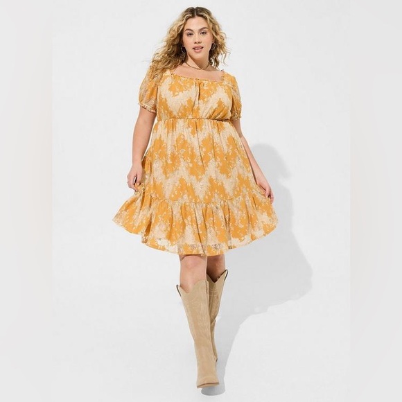 torrid Dresses & Skirts - Torrid Two-Tone Lace Tiered Babydoll Mini Dress Size 2 (2X)